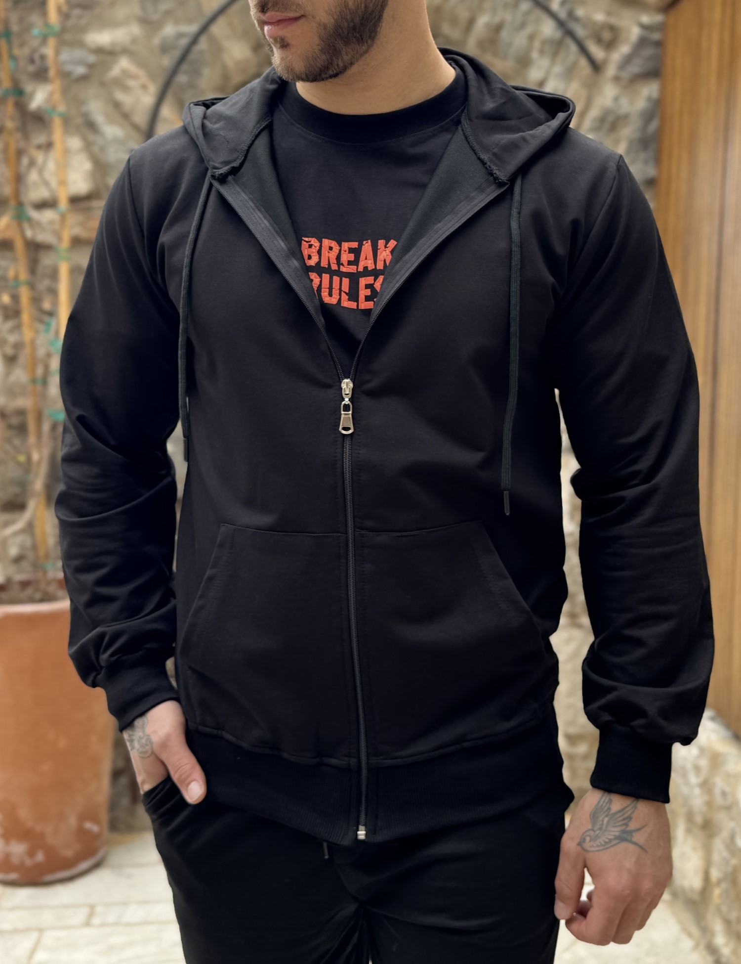 Ανδρική μαύρη βαμβακερή ζακέτα με κουκούλα KEF2630 φωτογραφία